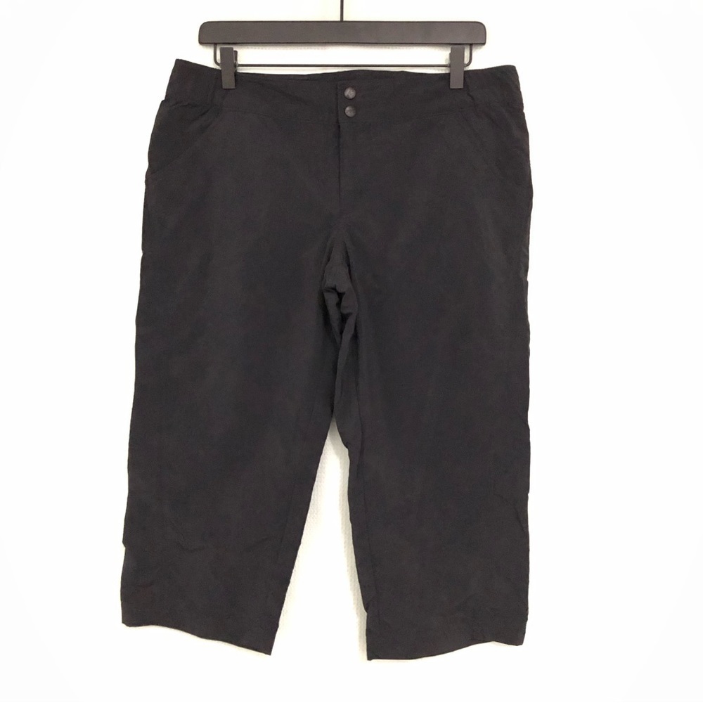 Columbia PFG Black Capri Pants Nylon Fishing Hiking Camp EUC Women's Medium